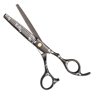 Hermoso OEM ODM Kit de tijeras de adelgazamiento de peluquero Tijeras recubiertas de papel Peine Estuche de cuero Herramientas de estilismo de cabello multiusos para salón - Product Image 3