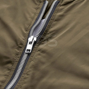 Blouson aviateur pour homme de qualité supérieure, léger, élégant, respirant, avec logo sur le devant, best-seller - Product Image 4