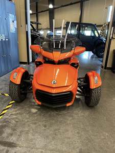 Can-Am Spyder F3 Limited Naranja 2019 UTV Motocicleta de Tres Ruedas - Product Image 2