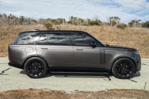 Range Rover First Edition 2022 Usado en Buen Estado, Motor V8 Biturbo de 523 hp - Product Image 2