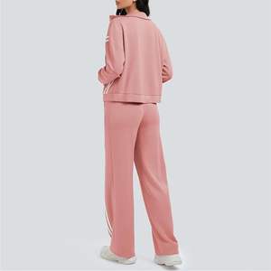 Ensemble de survêtement pour femme à deux pièces, coupe ajustée, à capuche, imprimé personnalisé, avec chemise à manches longues et pantalon - Product Image 2