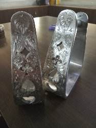 Estribo de aluminio ecuestre de seguridad para caballos con logotipo personalizado con diseño de grabado de flores, estribo ancho para montar - Product Image 6