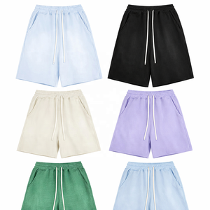 กางเกงขาสั้นผ้าฝ้ายปักลายโลโก้แบบดิสเทรสสำหรับผู้ชาย ทรงครอปขอบตัดเย็บแบบซันเฟด ล้างสีแบบแอซิดวอช - Product Image 2