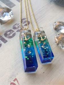 2024สินค้ามาใหม่สร้อยคอแบบใสแนวสตรีทบอยสร้อยแบบไม่สิ้นสุดสไตล์ฮิปฮอปพังค์สำหรับผู้ชายเครื่องประดับที่ทำจากเรซิ่น - Product Image 5