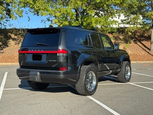 Lexus GX 550 Premium 2024, Motor V6 DOHC de 3.4L y 24V con Doble Turbo, Gasolina, Automático, SUV/Crossover - Product Image 2