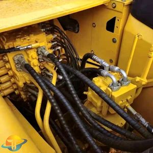 รถขุดตีนตะขาบ Komatsu PC200-7 มือสองคุณภาพสูง น้ำหนักใช้งาน 20 ตัน เครื่องยนต์ กล่องเกียร์ ปั๊มเกียร์ สำหรับงานก่อสร้าง - Product Image 2