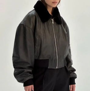 Veste à col en cuir de qualité supérieure pour femmes avec fermeture à glissière et doublure en fourrure confortable pour la veste universitaire Winter Warmth - Product Image 4