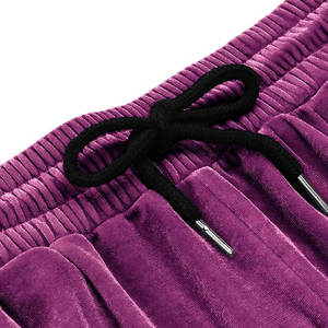 Conjunto de pantalones cortos de terciopelo ajustado a la moda Conjunto de pantalones cortos de terciopelo de color sólido - Product Image 3