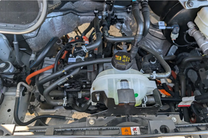 LISTO PARA CONDUCIR - USADO, VOLANTE A LA IZQUIERDA |   Volante a la derecha |   Ford E-Transit Plataforma Plana 2023 con 944 millas de kilometraje - Product Image 6