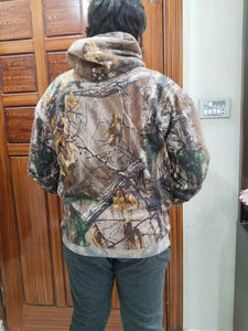 Vente en gros : Sweat à capuche uni pour homme, imprimé numériquement, en polaire brodée, style veste de pyjama, avec doublure, pour la chasse hivernale - Product Image 4