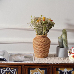 Vase à fleurs en rotin tissé naturel-Décoration de maison élégante, vase décoratif écologique pour le salon Viet Fargimex - Product Image 3