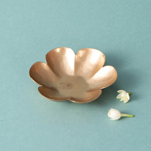 Cuenco Urli dorado de latón grueso Latón exquisito para meditación y relajación contemporáneas y tradicionales - Product Image 2