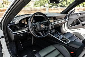 2023 911 Turbo S Coupé ~4 000 milles, moteur 6 cylindres en ligne biturbo de 640 ch, transmission intégrale, freins en céramique carbone - Product Image 3