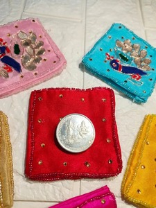 กระเป๋าใส่เหรียญของชำร่วยงานแต่งปาร์ตี้ของขวัญกระเป๋าเงินใบเล็กกระเป๋าสตางค์ผ้าเคสผ้าสีหินทันสมัยดีไซน์นกยูง - Product Image 6