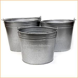Bañera de maceta de flores de hierro galvanizado Royal Look con asas de madera para jardines de hierbas y decoraciones de interior y exterior - Product Image 4