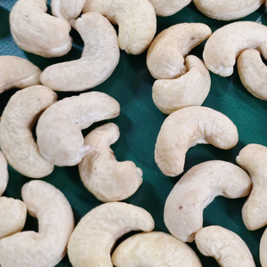 Anacardos a corto plazo Kaju Badam Santigo W320 - Product Image 1