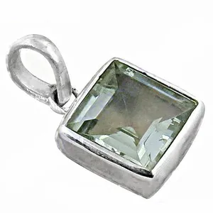 Pendentif en argent 925 avec cristal naturel taille émeraude, serti géométriquement, minimaliste, unisexe, pour usage quotidien - Product Image 1