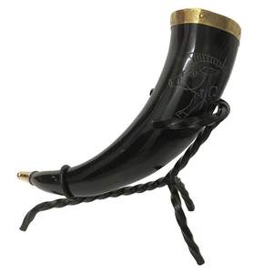 Cuerno vikingo moderno de hidromiel con soporte de hierro hecho a mano para un regalo de vacaciones sofisticado - Product Image 5