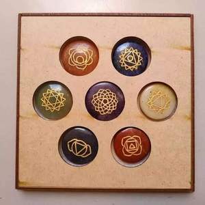 Vente en gros de cristaux de guérison naturels ensemble de sept chakras pour la thérapie Reiki Yoga méditation protection disponible au prix d'exportation - Product Image 1