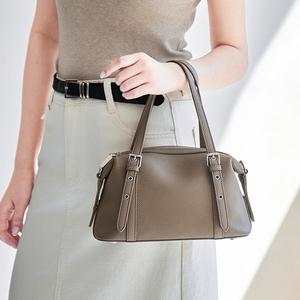 <span class=keywords><strong>กระเป๋า</strong></span>ถือบอสตันสีเทา<span class=keywords><strong>ช้าง</strong></span>สุดหรู หนังลายเม็ดพรีเมียม พร้อมสายสะพายปรับระดับได้ <span class=keywords><strong>กระเป๋า</strong></span>โท้ทดีไซน์สวยสง่าสำหรับสุภาพสตรี - Product Image 5