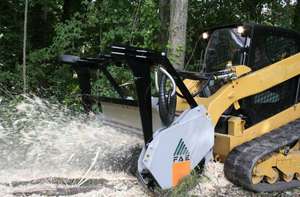 Broyeur forestier UML/SSL 175 VT pour mini-chargeuse, équipement de construction pour 75-120 CV, état d'occasion, avec moteur Yanmar et vérin hydraulique Cat - Product Image 3