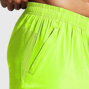 Short de course décontracté de qualité supérieure pour hommes avec logo personnalisé Service OEM Motif solide pour un confort maximal et des performances athlétiques - Product Image 5