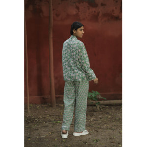 Conjunto de Pijama de Algodón Floral Suave y Ligero para Mujer, Ropa de Dormir Tejida a Mano, Pijamas Transpirables de Lujo con Bolsillos, Diseño Coordinado ODM - Product Image 3