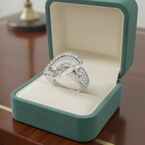 Bague de déclaration moderne en or 14 carats et diamants naturels croisés pour femmes - Product Image 5