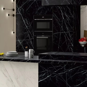 Surface rainurée de panneau de bloc de pierre frittée de marbre artificiel noir moderne élégant pour des conceptions durables élégantes de salle de bains de cuisine - Product Image 1