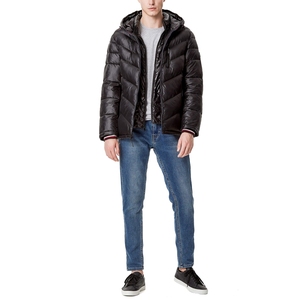 Veste matelassée légère pour hommes avec capuche compressible Style de rue Personnalisez votre propre conception Vestes matelassées pour hommes - Product Image 4