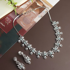 Conjunto de collar de diseño elegante para mujer con acabado Premium ideal para ocasiones nupciales y festivas a los mejores precios - Product Image 1