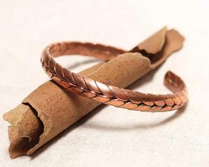 Brazaletes de Cobre Modernos Pulidos a Mano para Mujer, de Alta Calidad y Gran Venta - Product Image 1