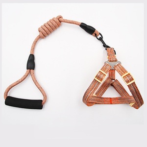 Neues Design Modisches Haustier-Leinen-Set Verstellbares Nylon-Hanfseil Zugfest Explosionsgeschützt für Outdoor-Spaziergänge Einfarbiges Muster - Product Image 3