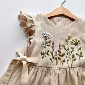 Vestido de lino suave bordado a mano para niñas, estilo informal para el primer cumpleaños de niños pequeños, OEM hecho en Vietnam - Product Image 4