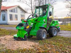 รถตักล้อยางขนาดเล็ก Avant 640 รุ่นดีเซล ขับเคลื่อน 4 ล้อ เครื่องยนต์ Kubota EPA 28 กิโลวัตต์ รถตักแบบประกบพร้อมปั๊มไฮดรอลิกสำหรับตักด้านหน้า - Product Image 3