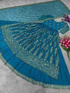 Heavy última fiesta boda desgaste nuevo diseñador Faux Georgette hilo con secuencia bordado trabajo Top y Lehenga con Dupatta - Product Image 2