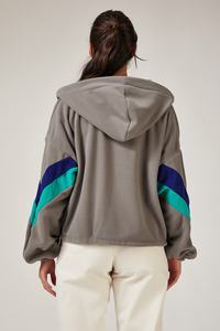 เสื้อมีฮู้ดสำหรับผู้หญิงผ้าฟลีซเทอร์รี่ผ้าฟลีซแบบสวมหัวสีพื้น100% โลโก้ออกแบบได้ตามต้องการ - Product Image 4