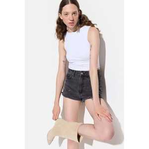 Top Corto sin Mangas con Cuello Redondo - Product Image 3