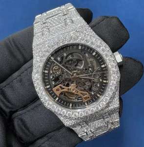 Reloj mecánico de lujo de edición limitada, esqueleto de acero inoxidable helado completo, diseño de esfera negra, reloj de diamante de moissanita automático - Product Image 1