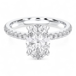 Anillo de Compromiso con Diamante Cultivado en Laboratorio de 3.00 Quilates, Corte Ovalado y Redondo, Engaste de Puntas, Chapado en Oro, Plata de Ley, Unisex - Product Image 2