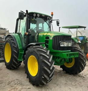 Tracteur agricole John Deere 5065E 70HP 4 roues motrices à transmission par engrenages 2022. - Product Image 4