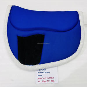 COUSSIN DE SELLE EN MAILLE DE CHEVAL DOUBLE DOUBLURE EN MOUSSE AVEC PATCH EN CUIR SUÈDE VÉRITABLE DES DEUX CÔTÉS LOGO PERSONNALISÉ OEM, STYLE MODÈLE DE CONCEPTION - Product Image 2