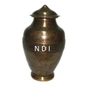 Hot Selling Product Handmade Decorative Wooden European Style Eco-Friendly Classic Adult Cremation Urns <b>for</b> Human <b>Ashes</b> - Product Image 3