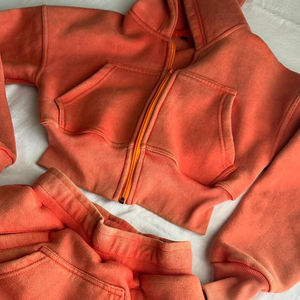 ชุดวอร์มผู้หญิงแบบซิป สไตล์วินเทจฟอกสี ชุดจ็อกเกอร์ ชุดแทรคสูท เสื้อครอปฮู้ดดี้และกางเกงขาสั้นสำหรับผู้หญิง - Product Image 5