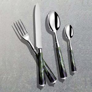 Ensemble de couverts de haute qualité en acier inoxydable plaqué or de designer, articles de cuisine de luxe avec manche en résine verte, couverts en provenance du Portugal - Product Image 1