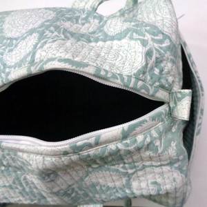 Bolsa de lona ecológica de algodón Weekender, elegante cierre de cremallera con estampado de bloque de mano, rayas de moda para Fashion-Forward - Product Image 5
