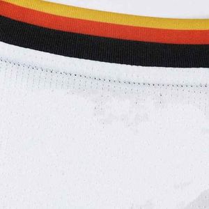 Maillot de football rétro personnalisé à manches courtes, maillot de sport de football respirant, maillot d'impression par sublimation pour hommes - Product Image 1