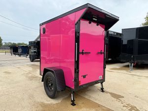 Remorque de transport fermée rose 7x16TA à essieu simple, carrosserie en acier, éclairage LED, garniture noire, porte avec serrure - Product Image 4