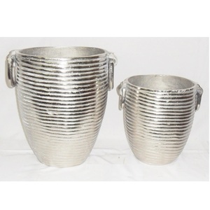 Enfriador de vino para bebidas con patas de plata de ley victoriana, en última instancia, hecho a mano de metal de aluminio para casas de lujo, hoteles - Product Image 3