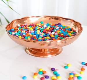 Bol à fruits classique en laiton poli martelé, forme ronde, pour mélanger les aliments, servir et présenter sur table royale - Product Image 3